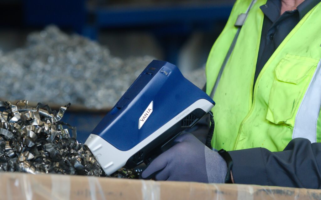 Analizzatori XRF portatili per controllo materiali