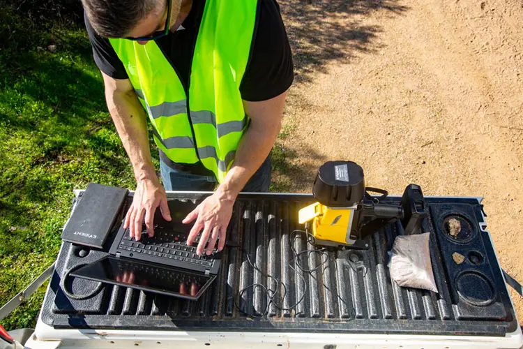 Analizzatore XRF portatile per analisi metalli e materiali serie Vanta™ - immagine 4